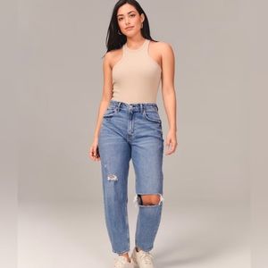 EUC Abercrombie & Fitch Curve Love High Rise 80s Mom Jean - Size 30 R / Size 10